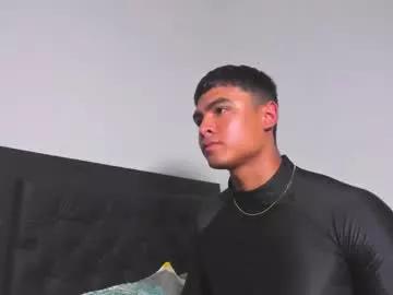 Cling to live show with soy_jamby from Chaturbate 