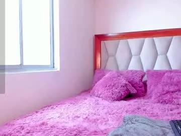 Cling to live show with swt_blonde from Chaturbate 