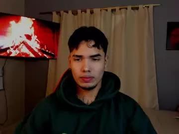 Cling to live show with thomas_latin_boy from Chaturbate 