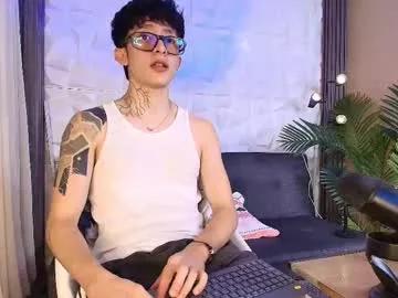 Cling to live show with troy_rouge from Chaturbate 
