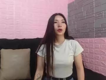Cling to live show with victoria017 from Chaturbate 