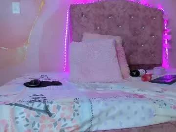 Cling to live show with violet__taylor_ from Chaturbate 