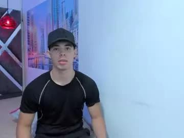 Cling to live show with wesley_white777 from Chaturbate 