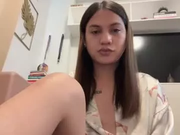 Cling to live show with xxjulielovesyouxx from Chaturbate 