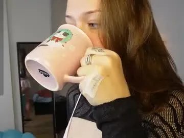 yess_kiki on Chaturbate 