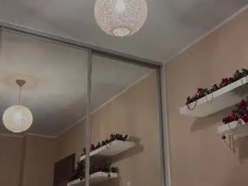 yourhanna on Chaturbate