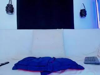 Cling to live show with chandler_jhoness from Flirt4Free 