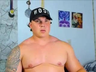 Cling to live show with drake_xion from Flirt4Free 