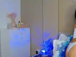 Cling to live show with emily_sheen from Flirt4Free 