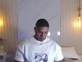 Cling to live show with simeone_pannda from Flirt4Free 
