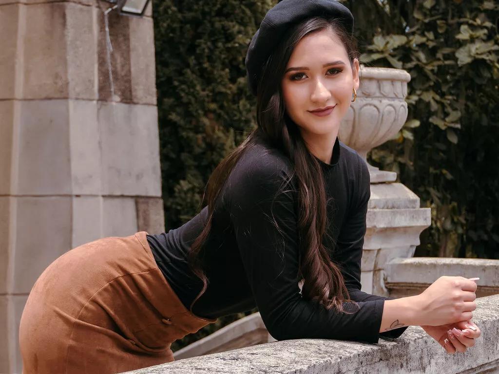Cling to live show with AlanaPearce from LiveJasmin 
