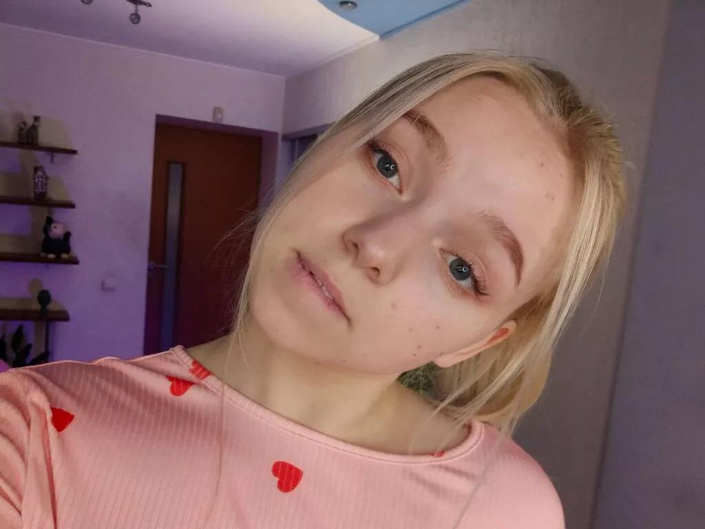 Cling to live show with AlbertaBadder from LiveJasmin 