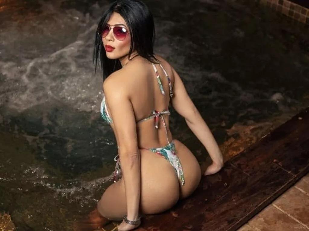 Cling to live show with AmberBush from LiveJasmin 