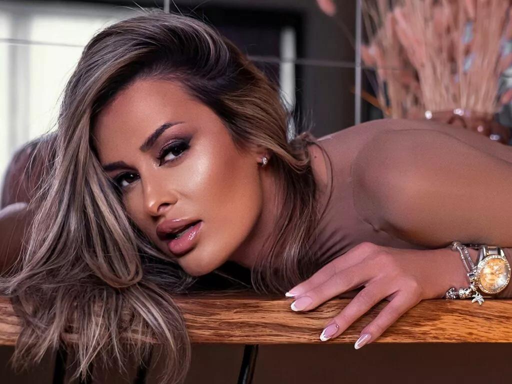 Cling to live show with AshyTaylor from LiveJasmin 