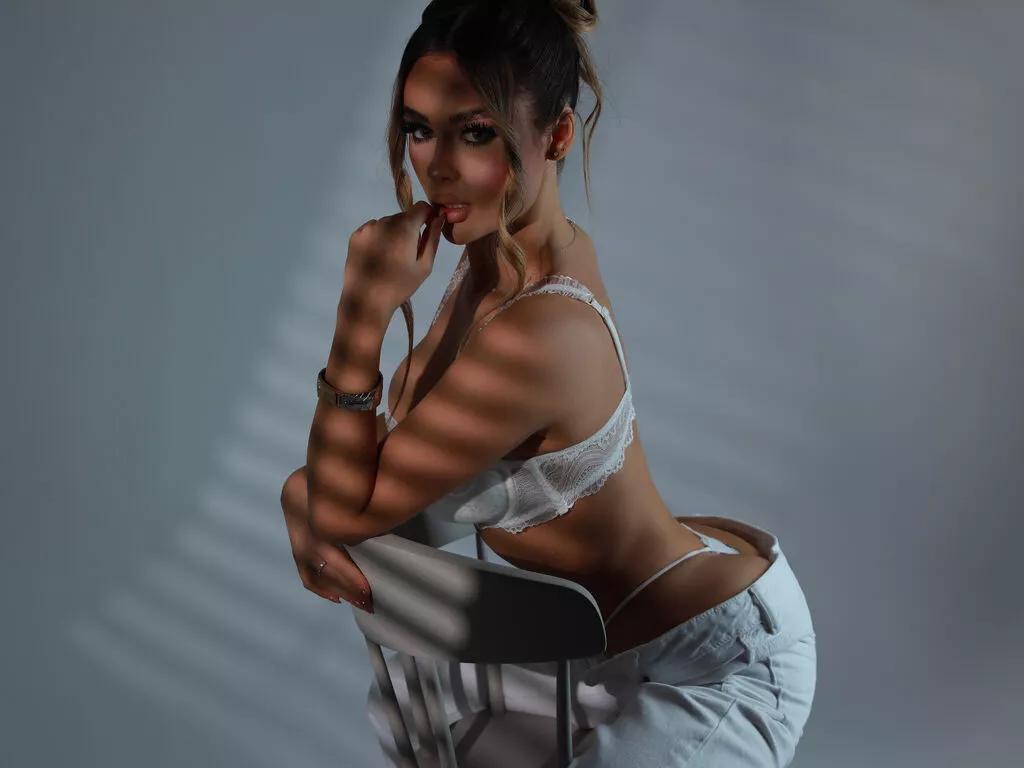Cling to live show with AyannaNur from LiveJasmin 