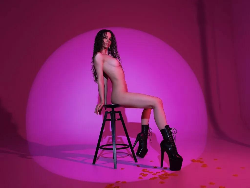 Cling to live show with BeatriceVazqueze from LiveJasmin 