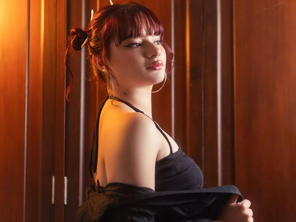 Cling to live show with ElectrahRouse from LiveJasmin 