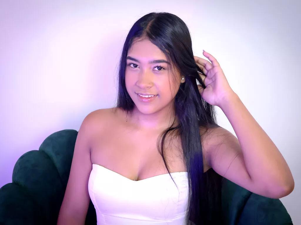 Cling to live show with IvonneLaurent from LiveJasmin 