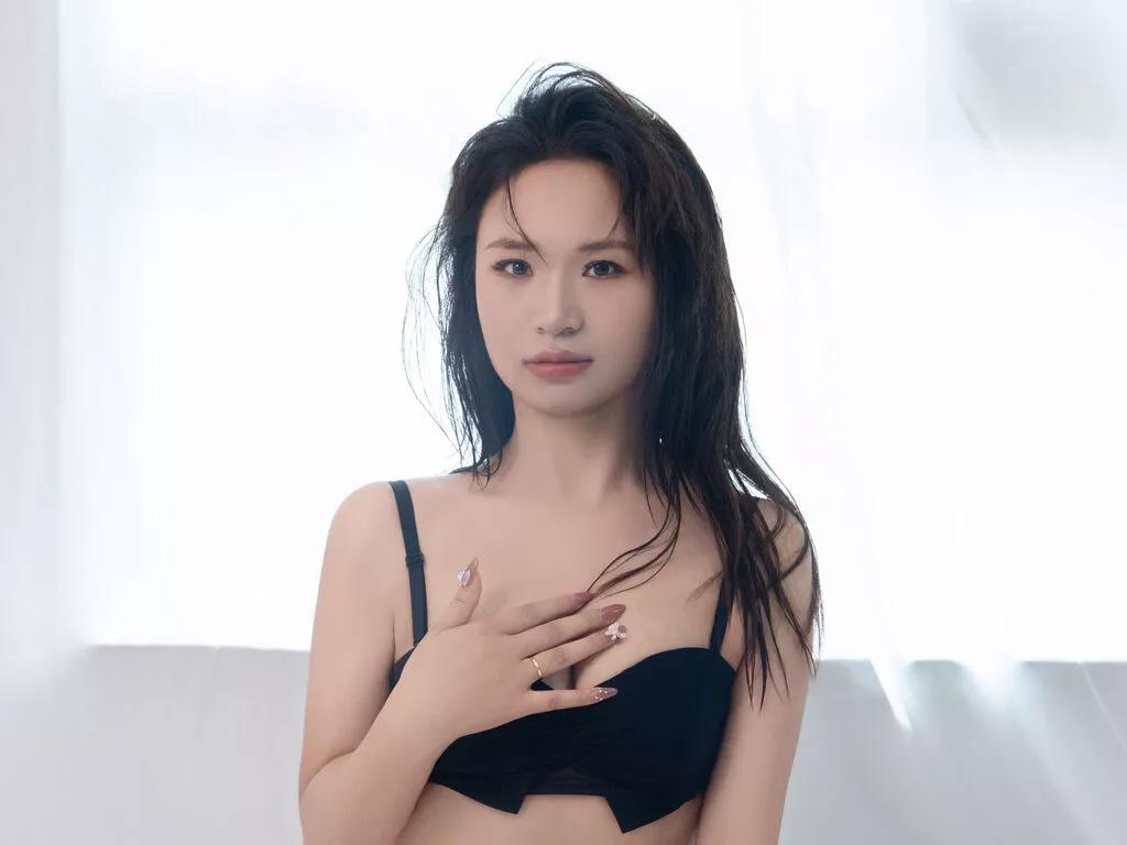 Cling to live show with KaixiJanet from LiveJasmin 