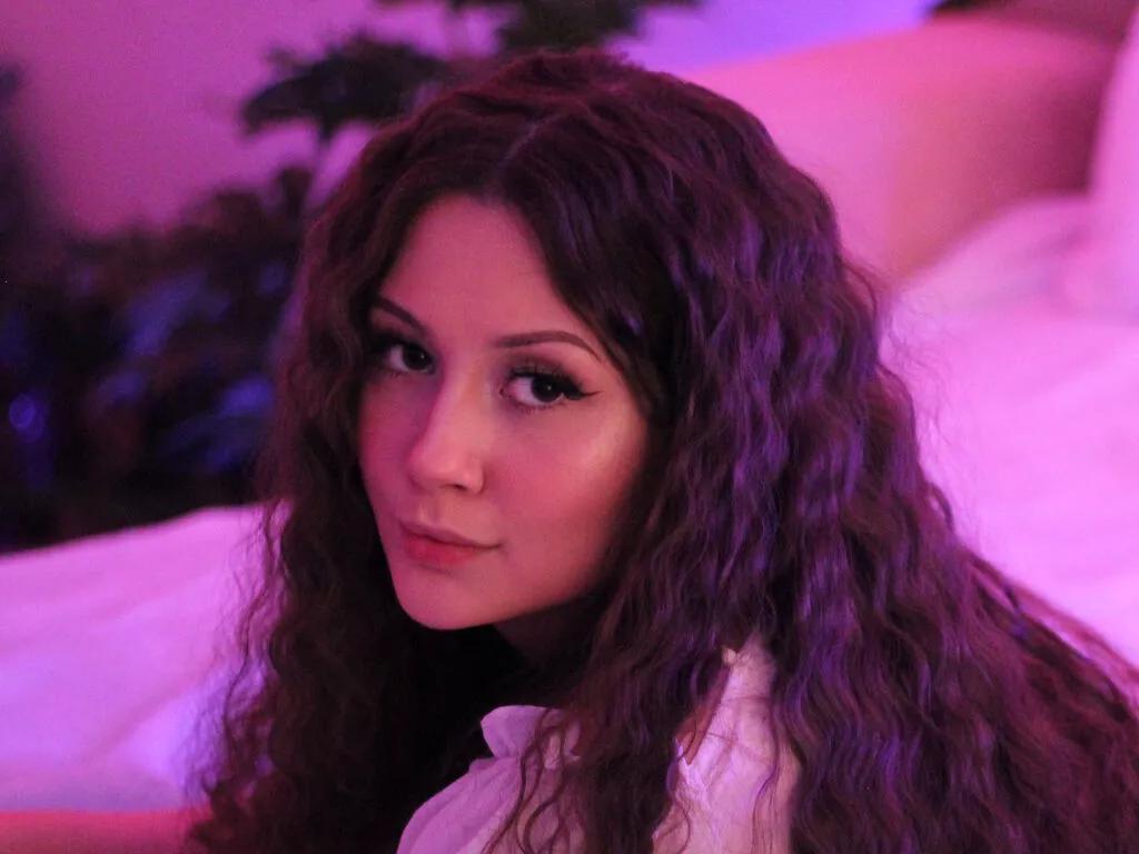 Cling to live show with KellieMartin from LiveJasmin 