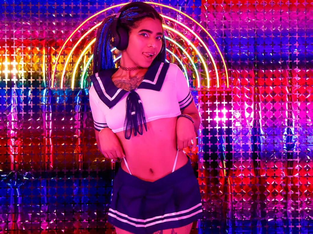 Cling to live show with KoralineMiller from LiveJasmin 