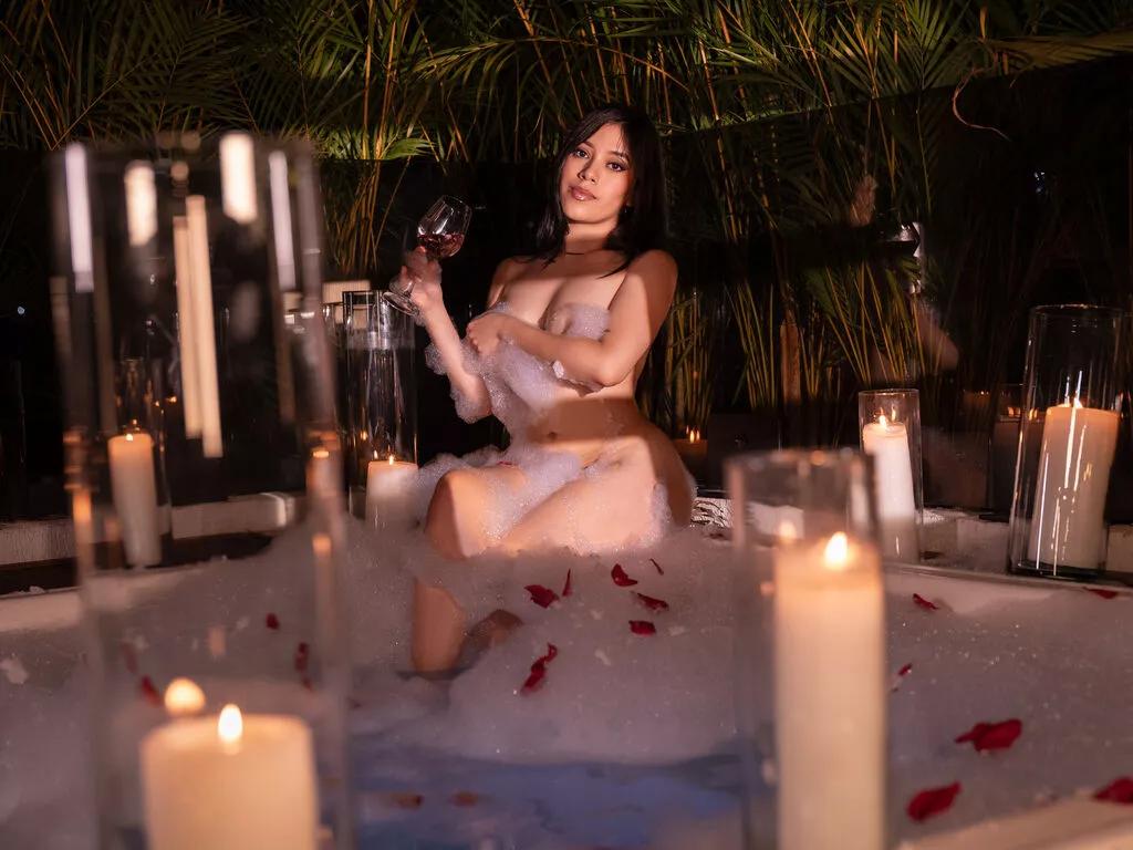 Cling to live show with LilyMoont from LiveJasmin 