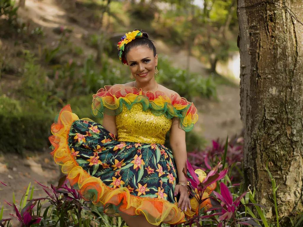 Cling to live show with LisaVega from LiveJasmin 