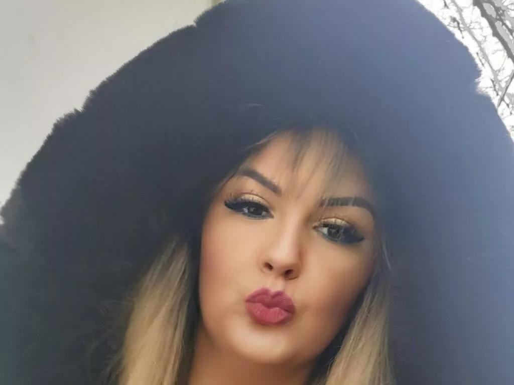Cling to live show with MalaSirena from LiveJasmin 