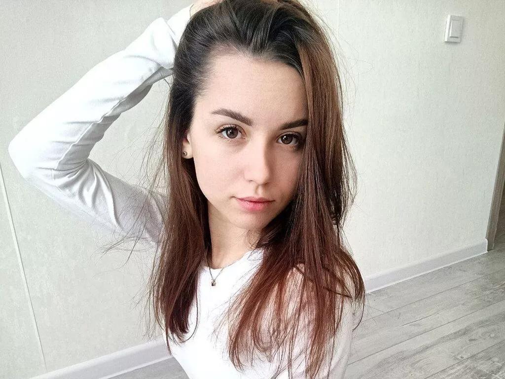 Cling to live show with MoireGitt from LiveJasmin 