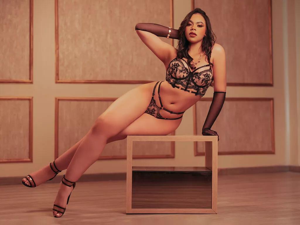 Cling to live show with NicoleViscontti from LiveJasmin 