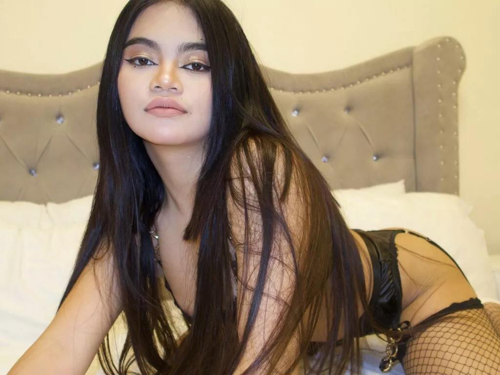 Cling to live show with SabbyCollins from LiveJasmin 