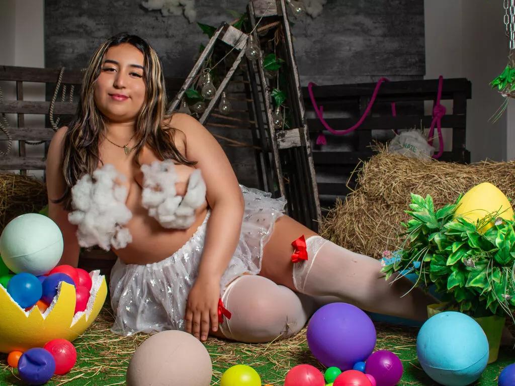 Cling to live show with SalomeDorian from LiveJasmin 