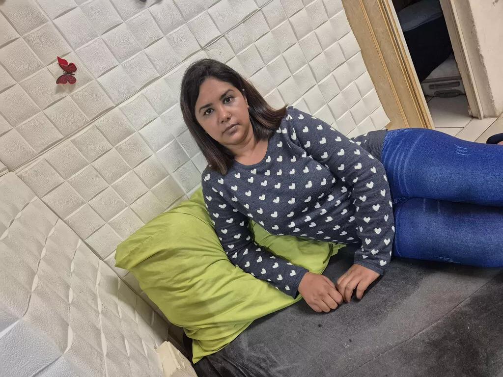 Cling to live show with SarahClaus from LiveJasmin 