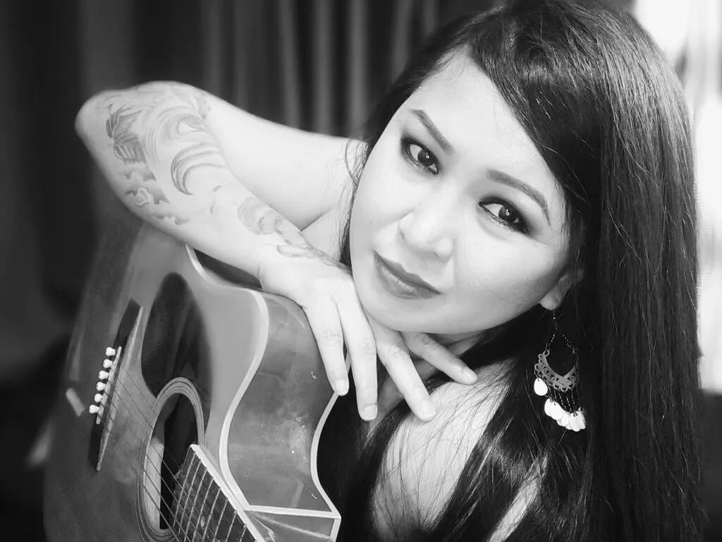 Cling to live show with ShekinahPilipina from LiveJasmin 