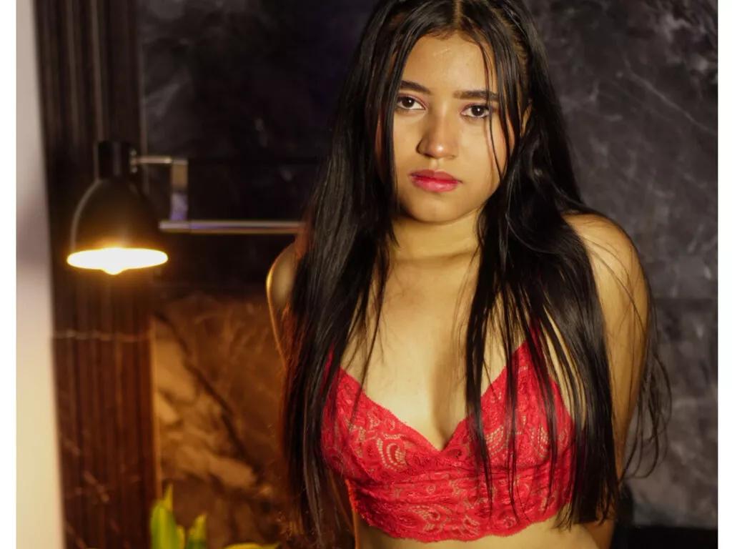 Cling to live show with TamaraSteet from LiveJasmin 