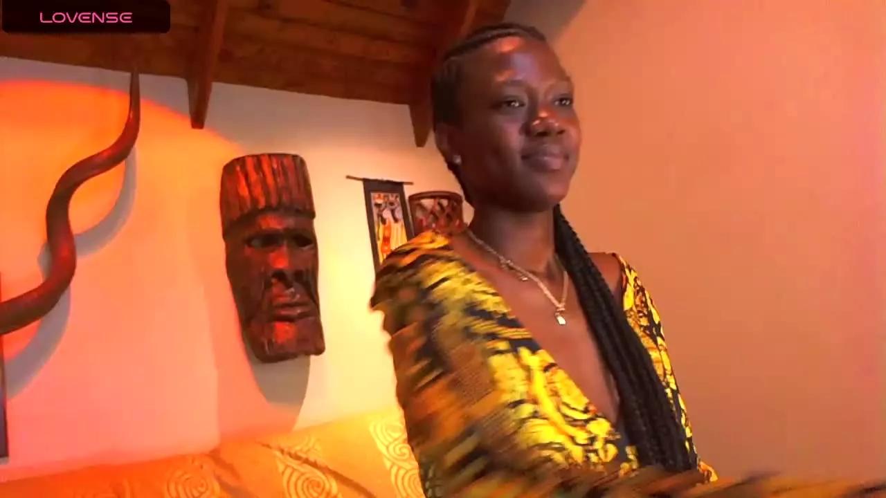 Cling to live show with EbonyPanther from Streamray 