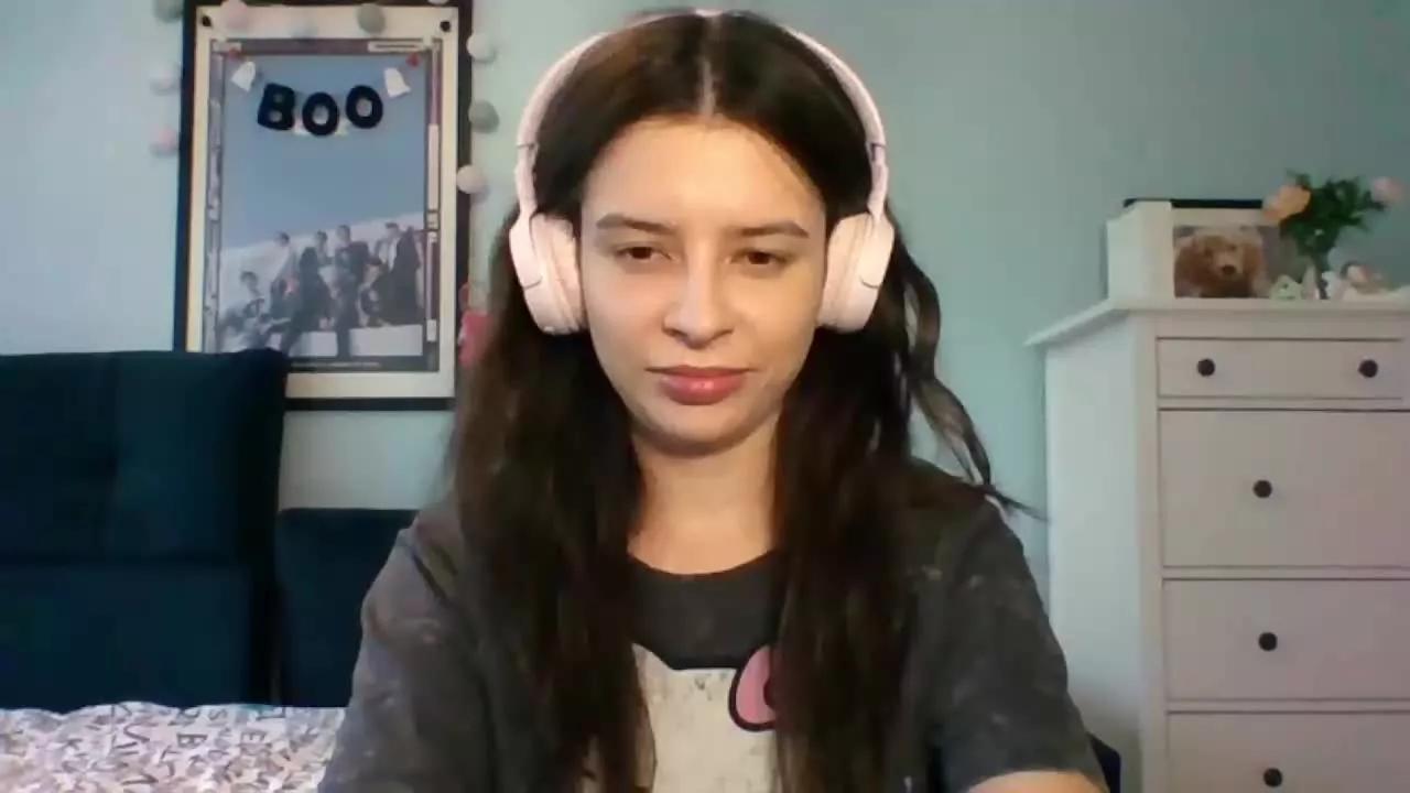 Cling to live show with LariceTasty from Streamray 