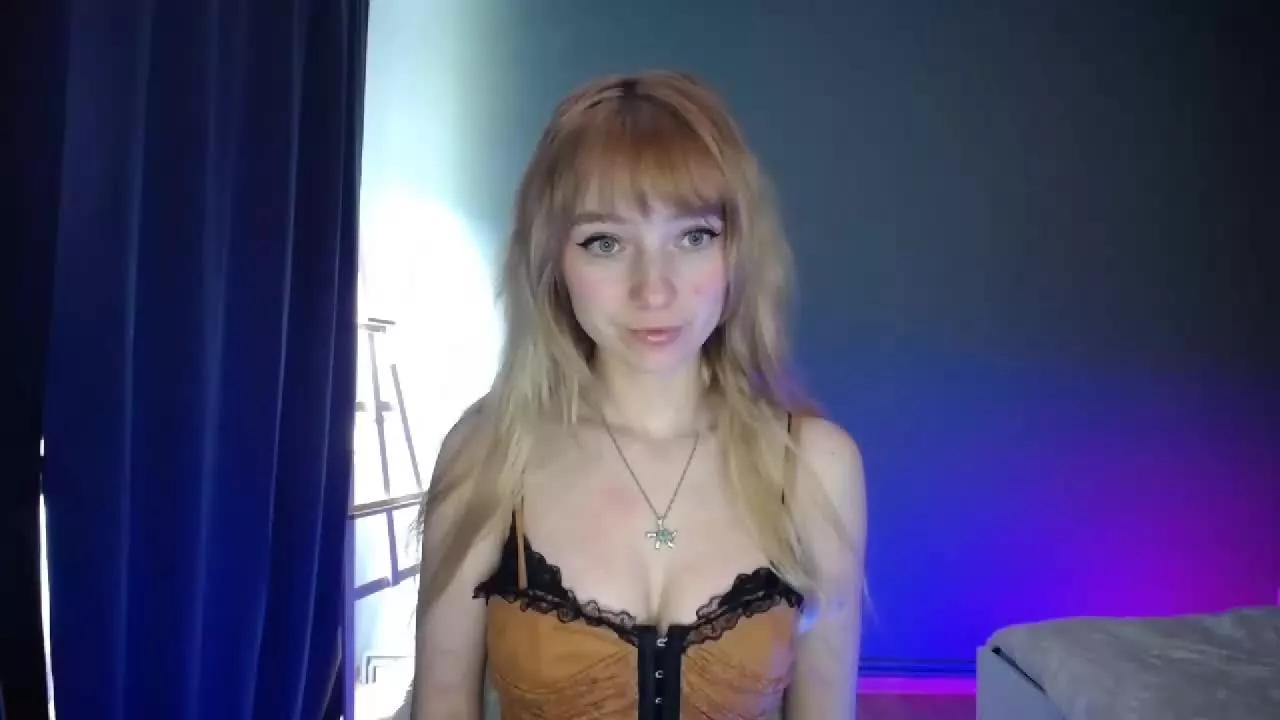 Cling to live show with LuciaGorgeous from Streamray 