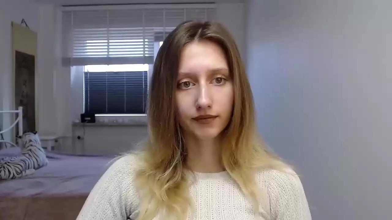 Cling to live show with LunaCharm from Streamray 