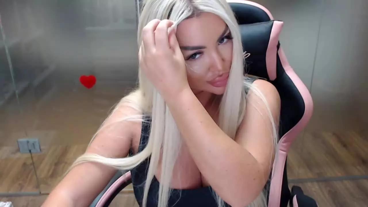 Cling to live show with SarahStone69 from Streamray 
