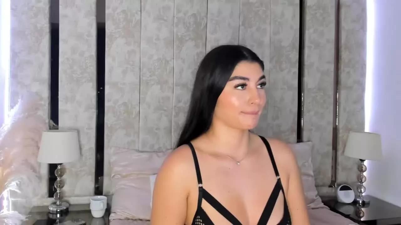 Cling to live show with Sofiiamartinez from Streamray 