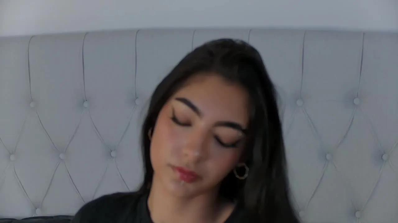 VeronicaPonce on Streamray