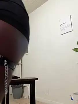 Cling to live show with _foreigntitts from StripChat 