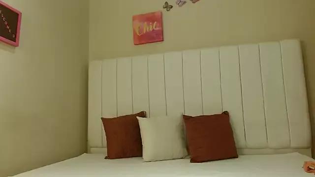 Cling to live show with _zoe_69 from StripChat 