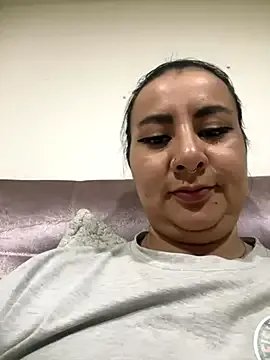 Abril_Luv on StripChat