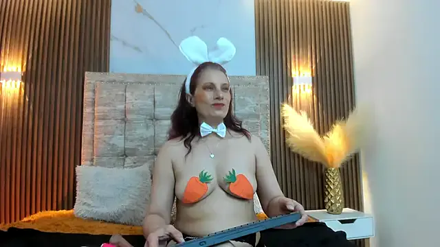 ada_mclaine on StripChat