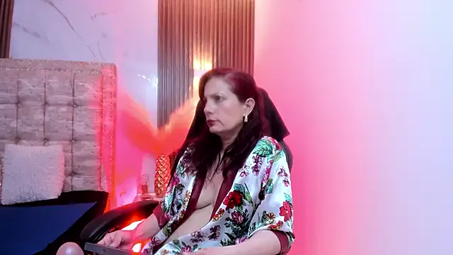 ada_mclaine on StripChat