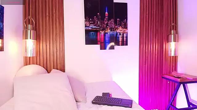 Cling to live show with Alaia_Snow from StripChat 