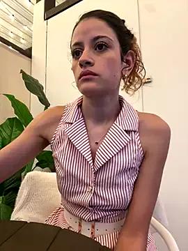 alana15 on StripChat 