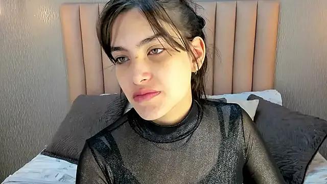 Cling to live show with Alexa_Thaylor_ from StripChat 